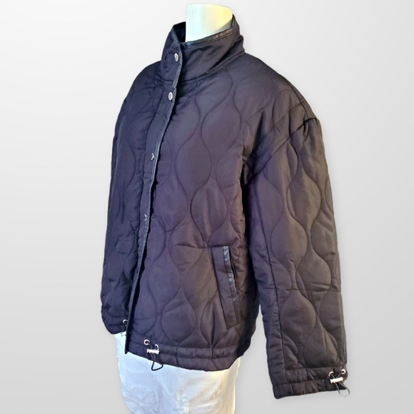 𝅺VINCE CAMUTO Women's Short Onion Quilted Jacket - Picture 5 of 11